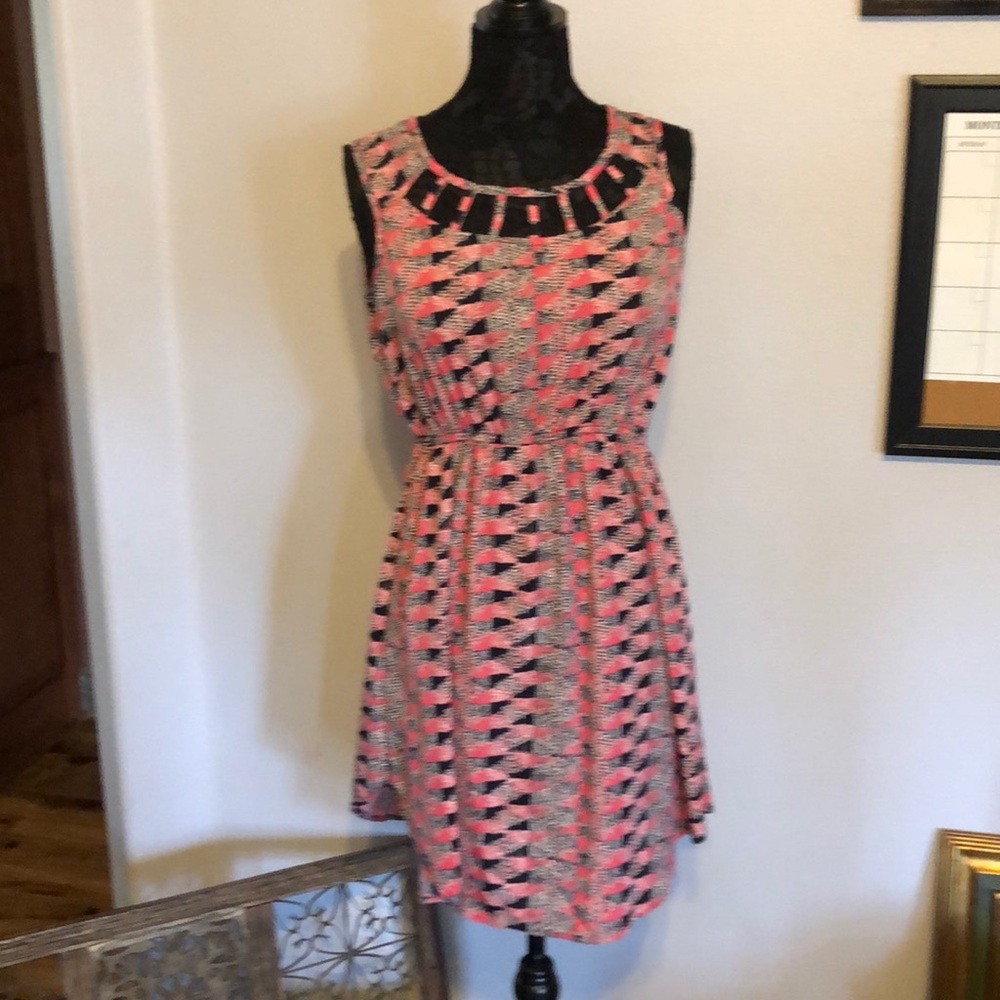 Bloom pink and black cut out & cinched dress Med - Picture 2 of 8